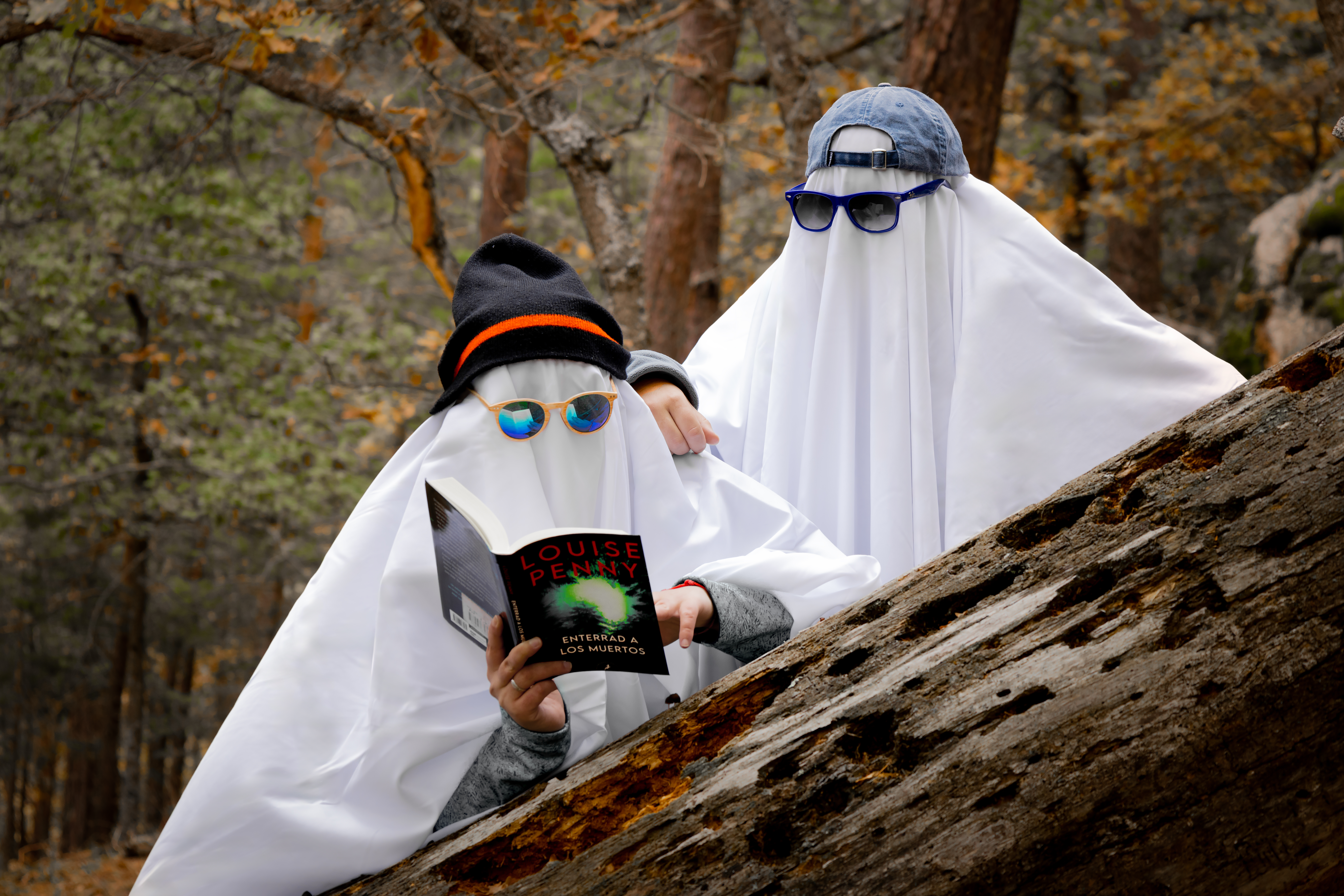 Fotografía de Halloween en Cercedilla. Blur Vision Media se disfraza de fantasmas
